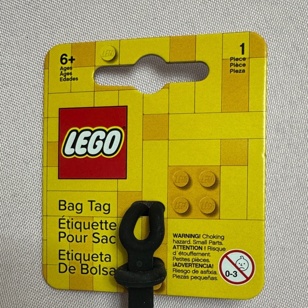 LEGO Hot Dog Character Bag Tag with Blue and Yellow - Picture 4 of 4